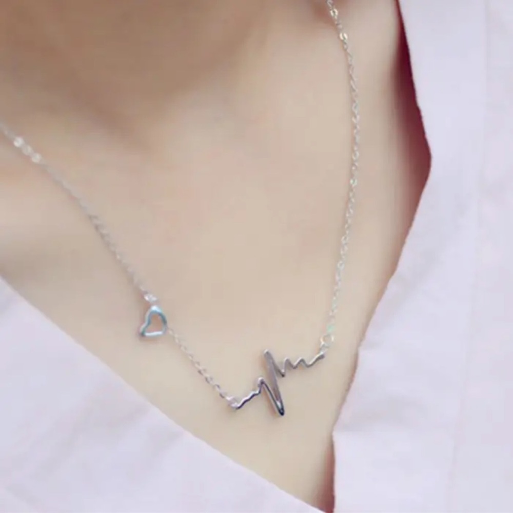 LAST ONE Silver HeartBeat ♡ Gift Necklace - Picture 3 of 7